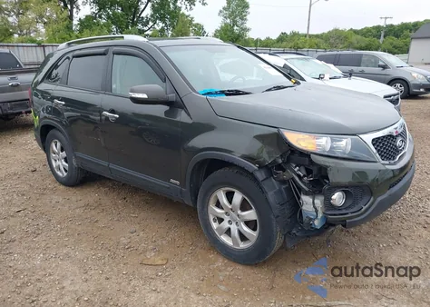 2013 Kia Sorento Lx z USA, uszkodzony, nr VIN 5XYKTCA6XDG332628